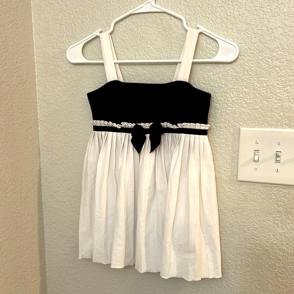 Place 1989 Kids Dress Size M 7/8 Black and White Roses